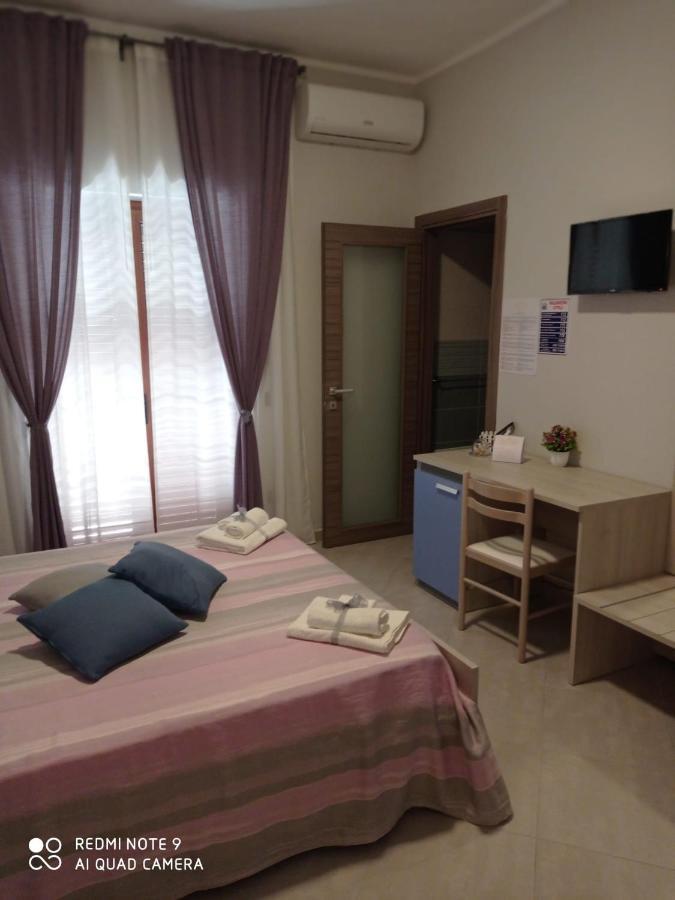 Affittacamere Borgata Marina Розето Капо Спулико Екстериор снимка