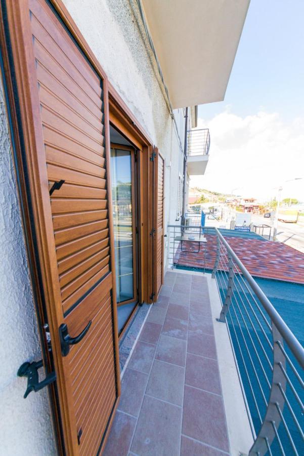 Affittacamere Borgata Marina Розето Капо Спулико Екстериор снимка