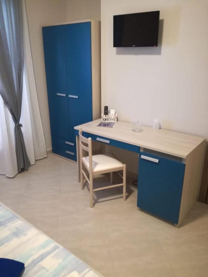 Affittacamere Borgata Marina Розето Капо Спулико Екстериор снимка