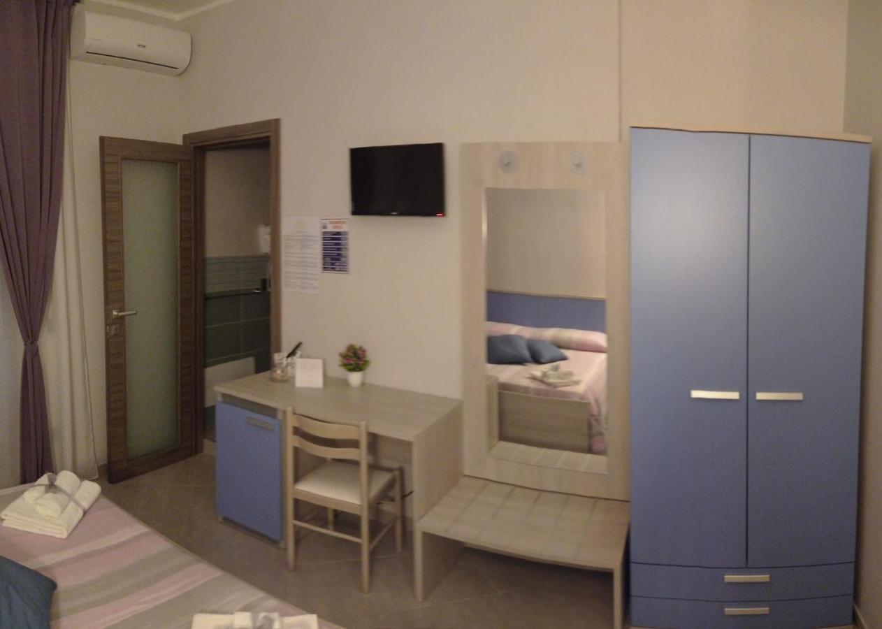 Affittacamere Borgata Marina Розето Капо Спулико Екстериор снимка