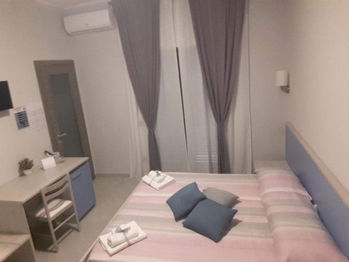 Affittacamere Borgata Marina Розето Капо Спулико Екстериор снимка