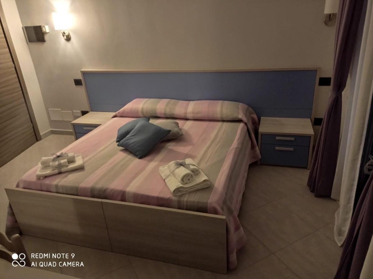 Affittacamere Borgata Marina Розето Капо Спулико Екстериор снимка